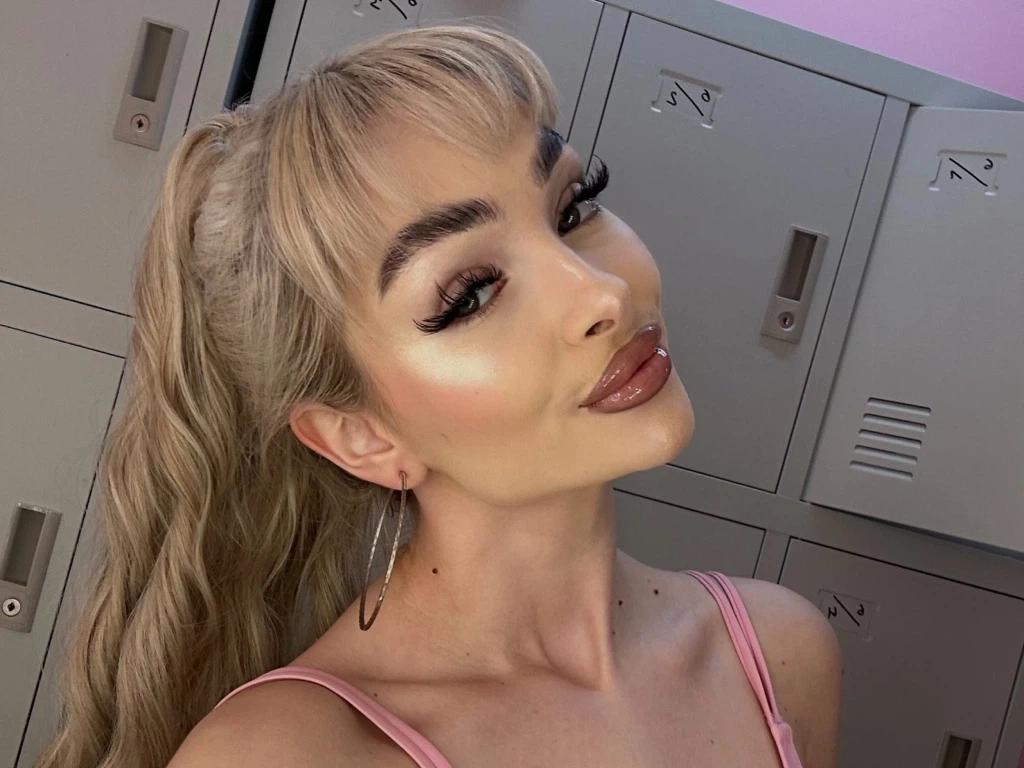 Traumhafte Femdom meine dominanz wird dich um den verstand im domina livecam chat bringen