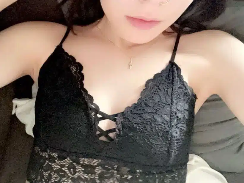 Junge dauergeile versaute Sie suche Camsex mit geilen Männern in meiner Cam